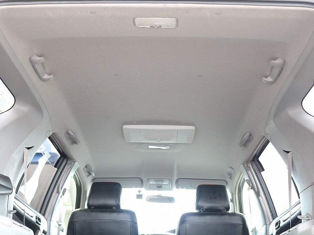 ルーフライニングの状態もとても良好です！