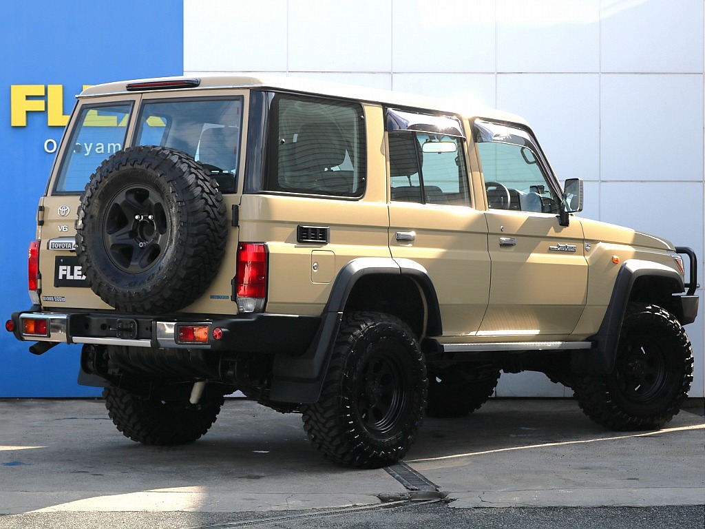 トヨタ ランドクルーザー70(2枚目)