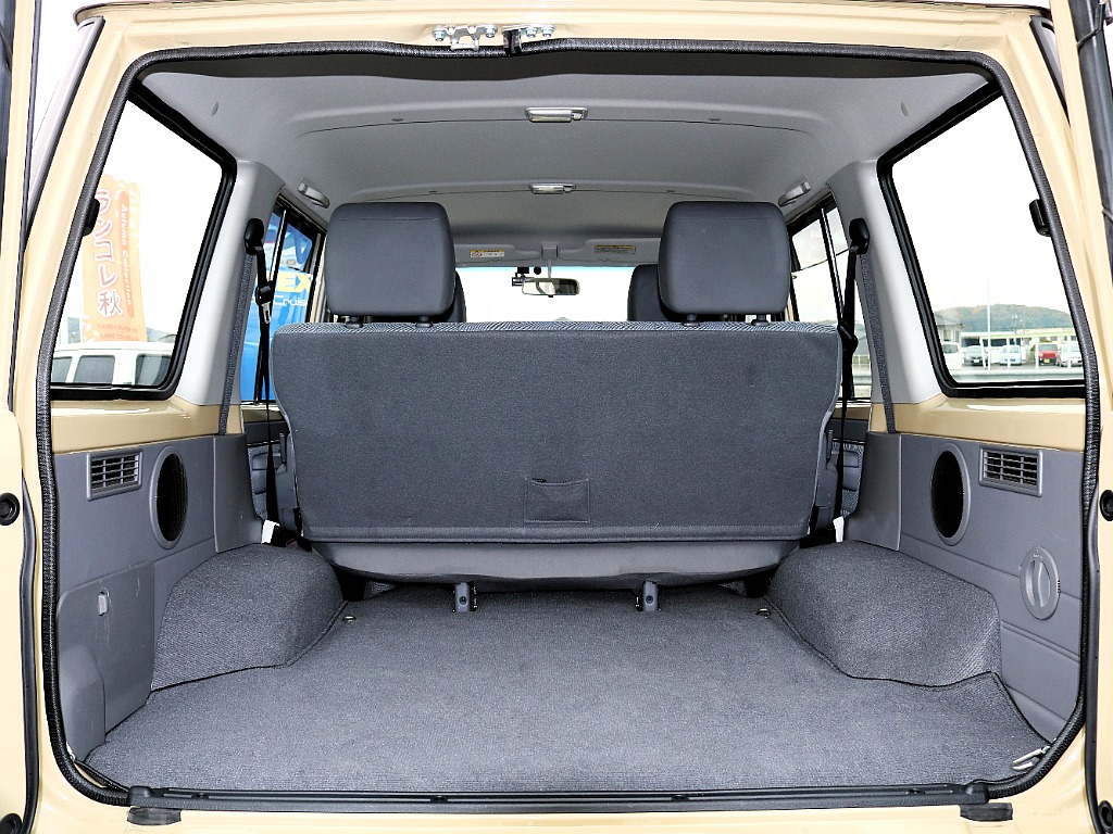 トヨタ ランドクルーザー70(10枚目)