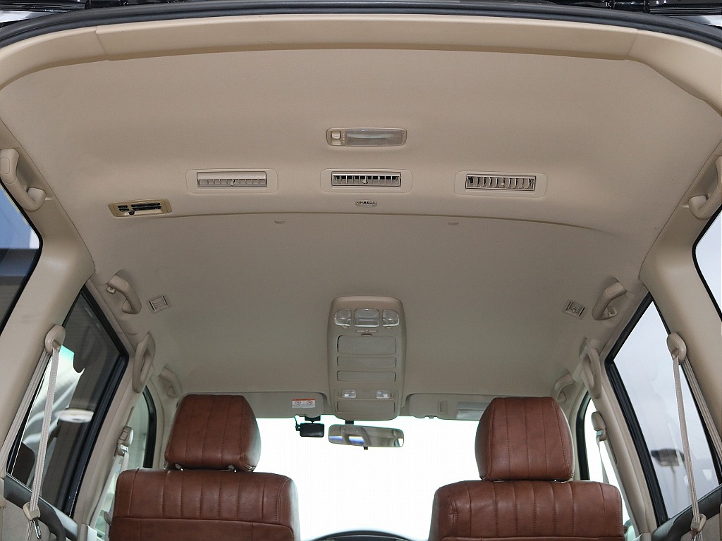 ルーフライニングの状態もとても良好です！