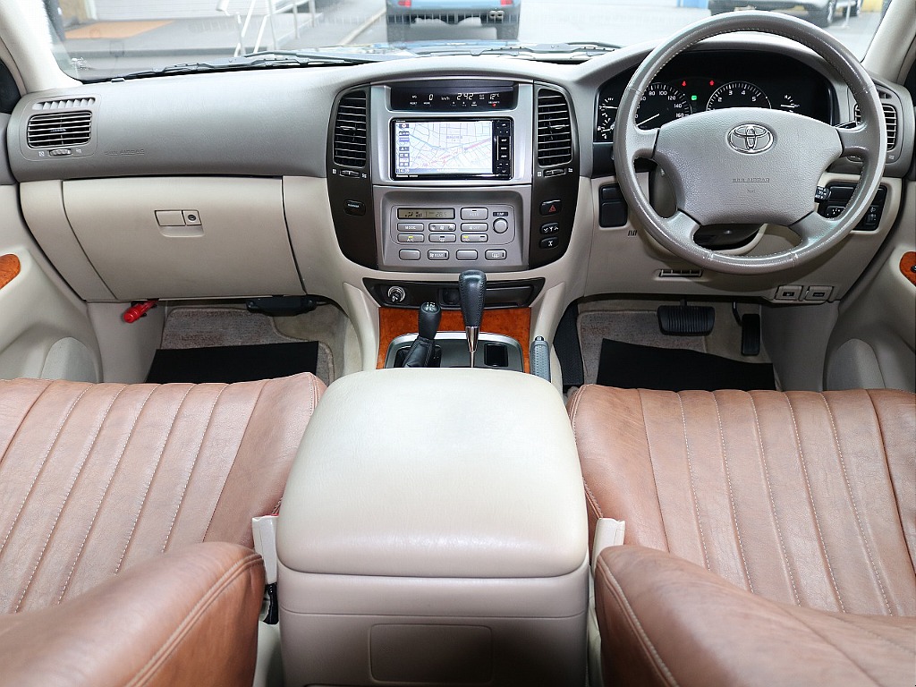 キレイなコックピットは運転を楽しくさせてくれますね！