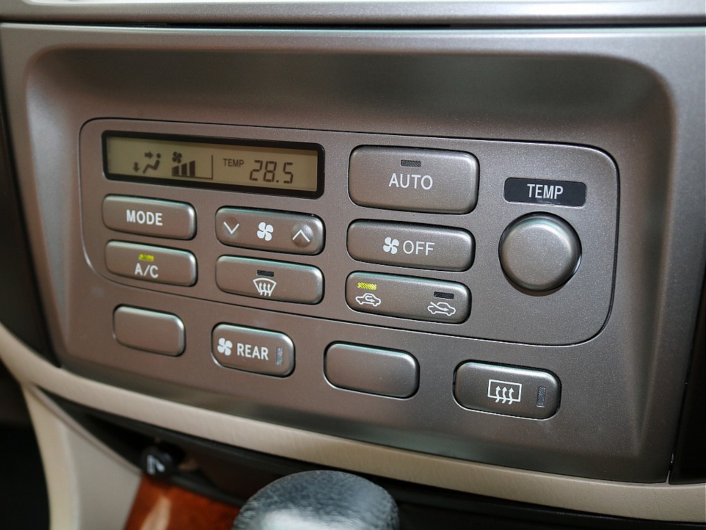 トヨタ ランドクルーザー100(47枚目)