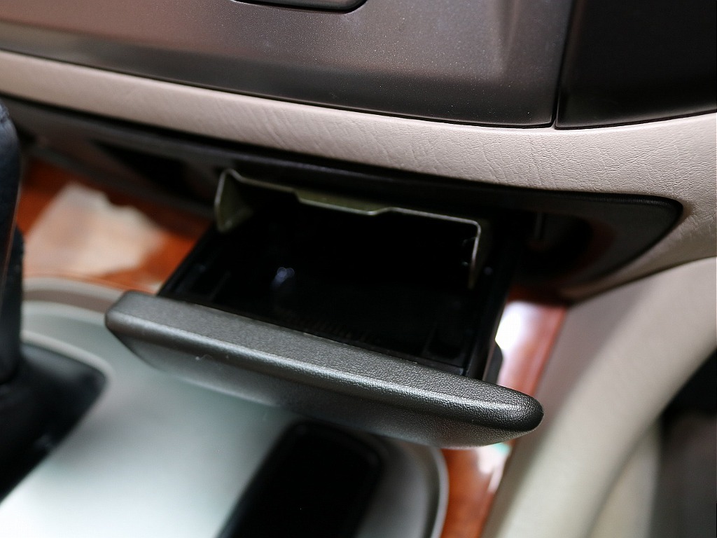 トヨタ ランドクルーザー100(58枚目)