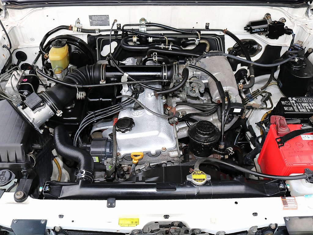 エンジンルームの状態もとても良好です(^^♪