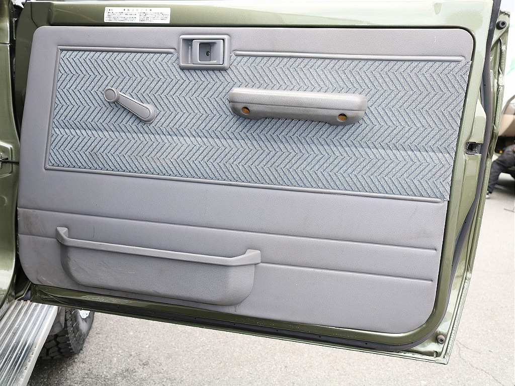 トヨタ ランドクルーザー70(34枚目)