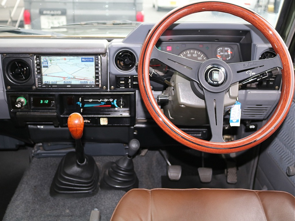 トヨタ ランドクルーザー70(42枚目)