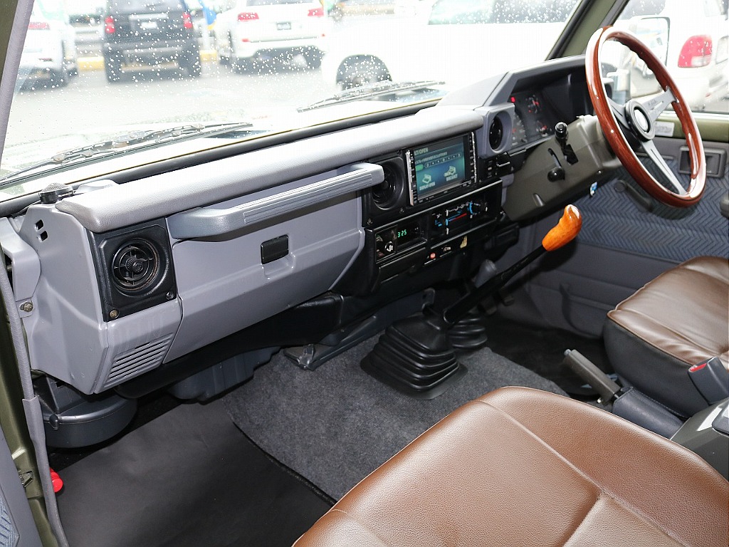 トヨタ ランドクルーザー70(51枚目)