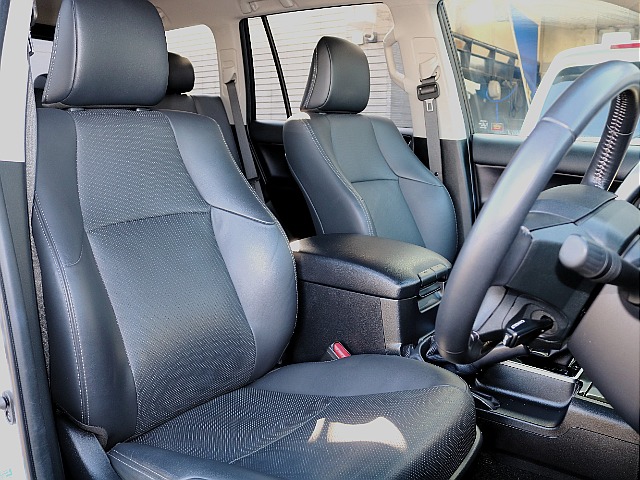 シートポジションも高く視界良好です☆