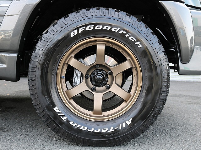 レイズ　TE37　BFグッドリッチ305/65-18タイヤをインストール済み☆彡