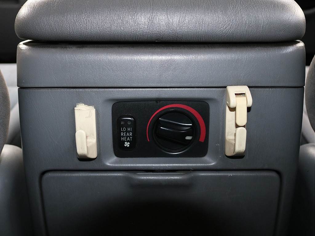 トヨタ ランドクルーザー100(41枚目)