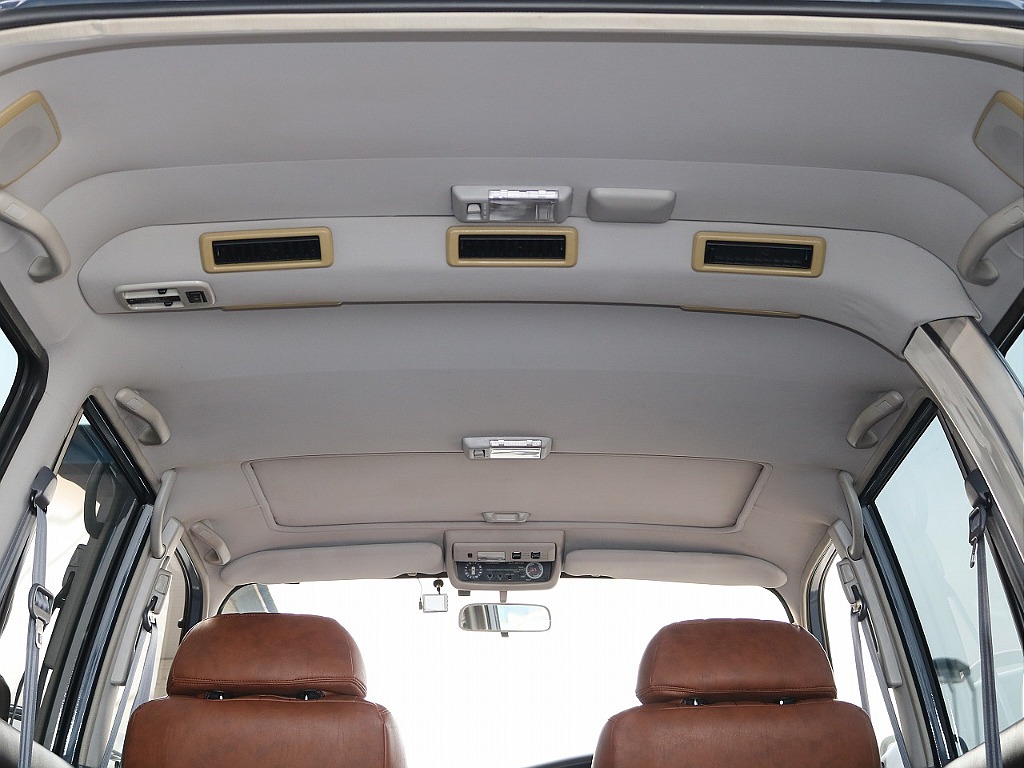 ルーフライニングの状態も良好です！