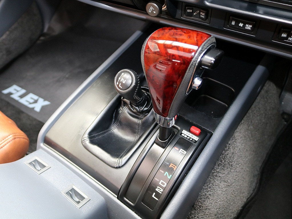 シフトノブも変更済み☆彡