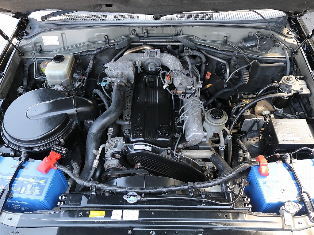 ４２００ｃｃ直６ディーゼルエンジンをお楽しみください！