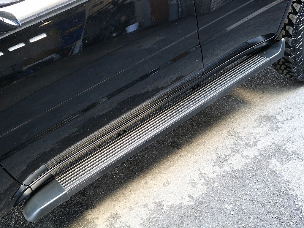 乗り降り楽ちんサイドステップです！