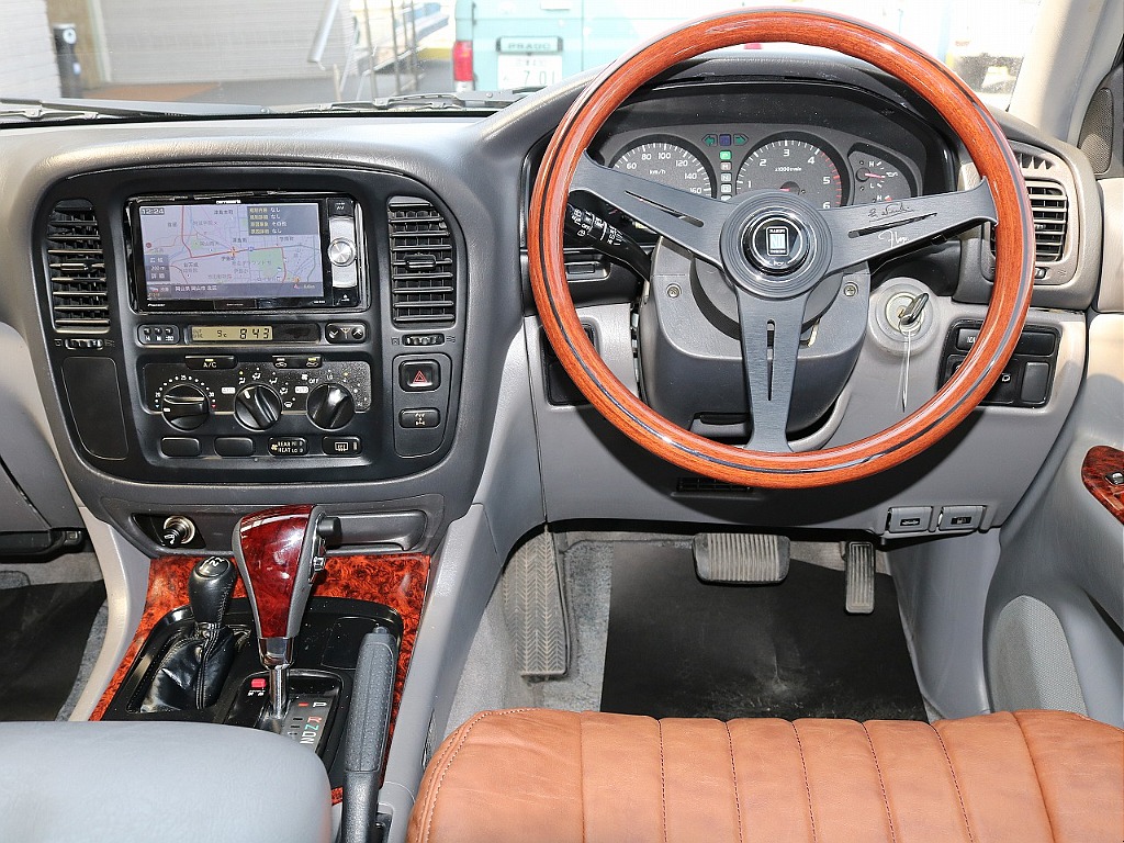 ナルディハンドルがコックピットをワンランクアップさせてくれます！