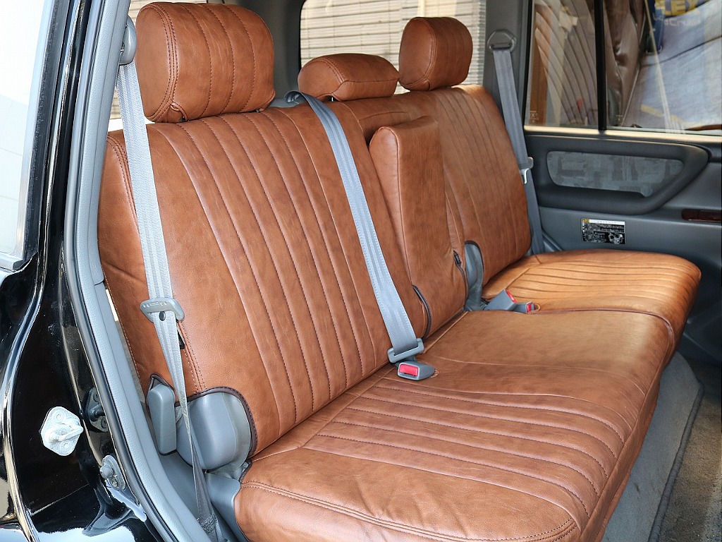 ２列目シートももちろんクラシックブラウンシートカバー付き！