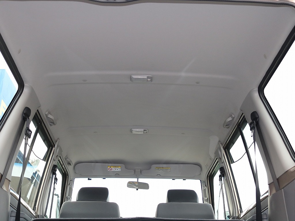 キレイな天張りも魅力の１つですね！