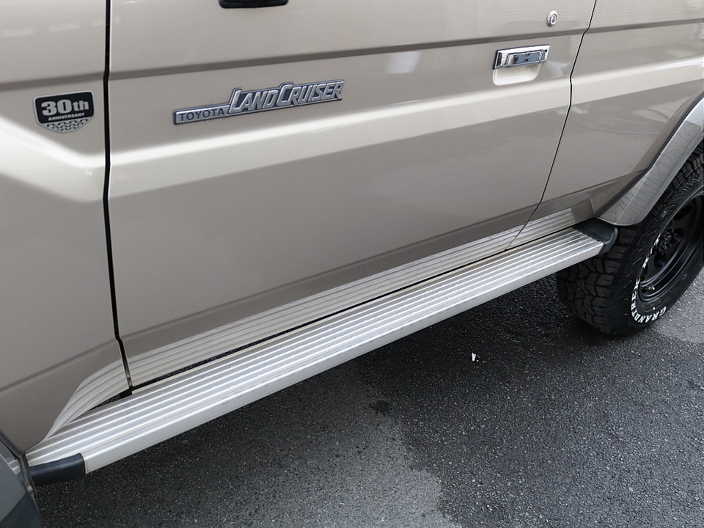 トヨタ ランドクルーザー70(25枚目)