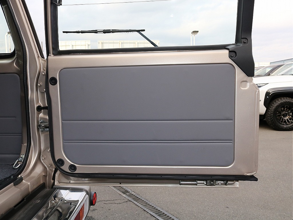 トヨタ ランドクルーザー70(37枚目)