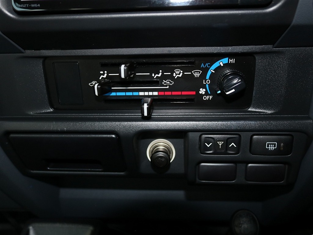 トヨタ ランドクルーザー70(43枚目)