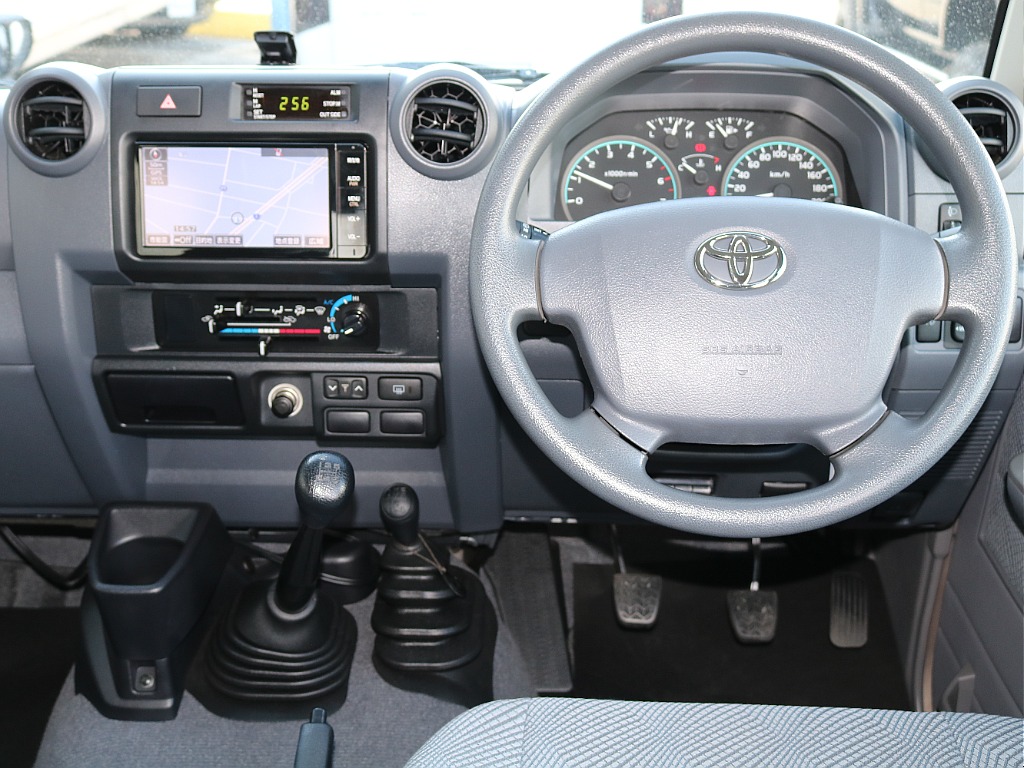 トヨタ ランドクルーザー70(47枚目)