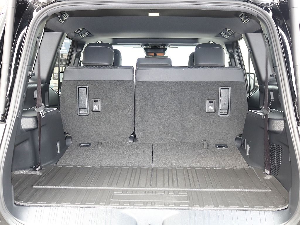 ３列目シートをたためばしっかり積載可能です！