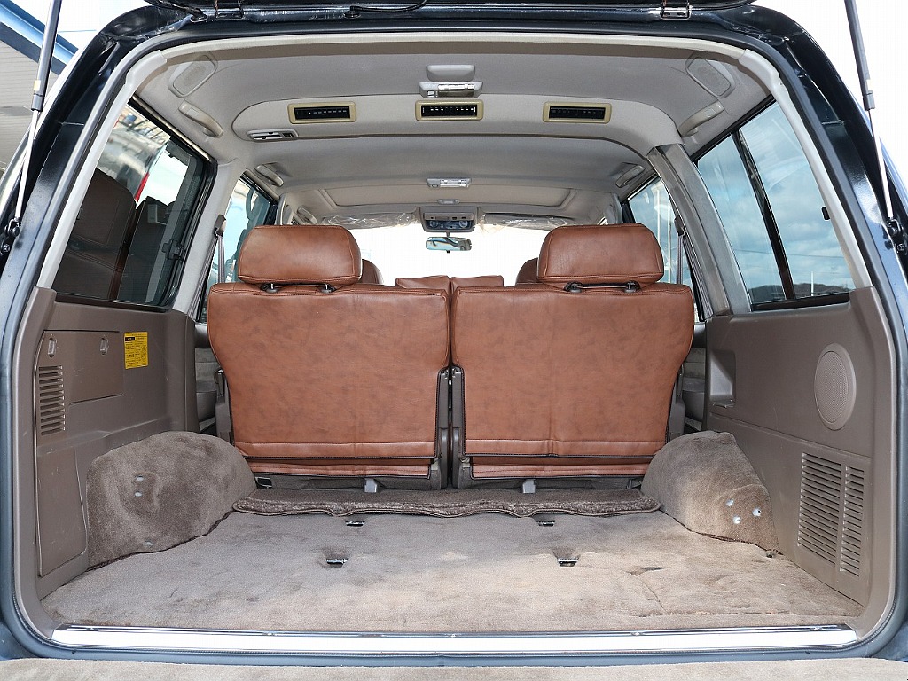 1ナンバー5人乗り変更済み！荷室は荷物がしっかり積めます！