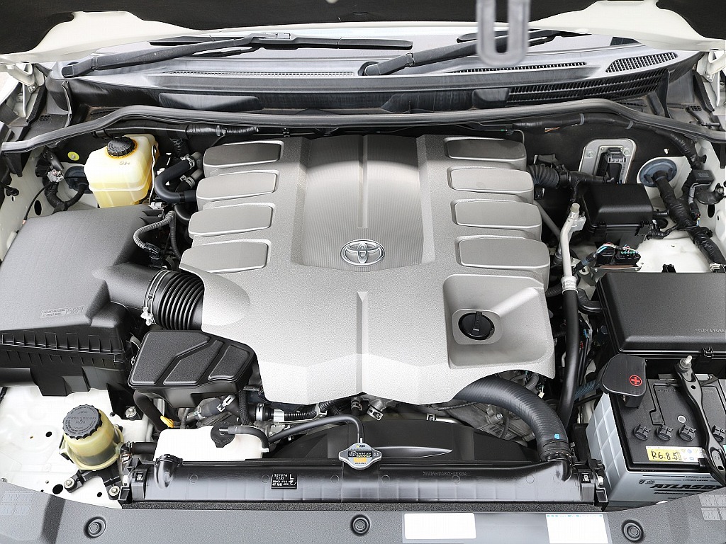 ４７００ｃｃＶ８エンジン搭載！