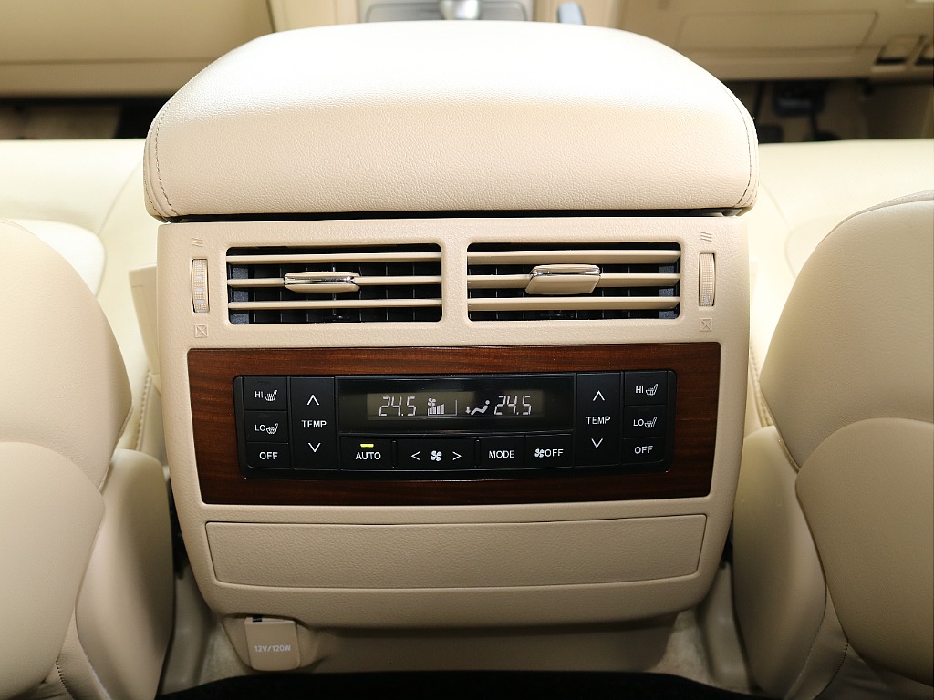 トヨタ ランドクルーザー200(45枚目)