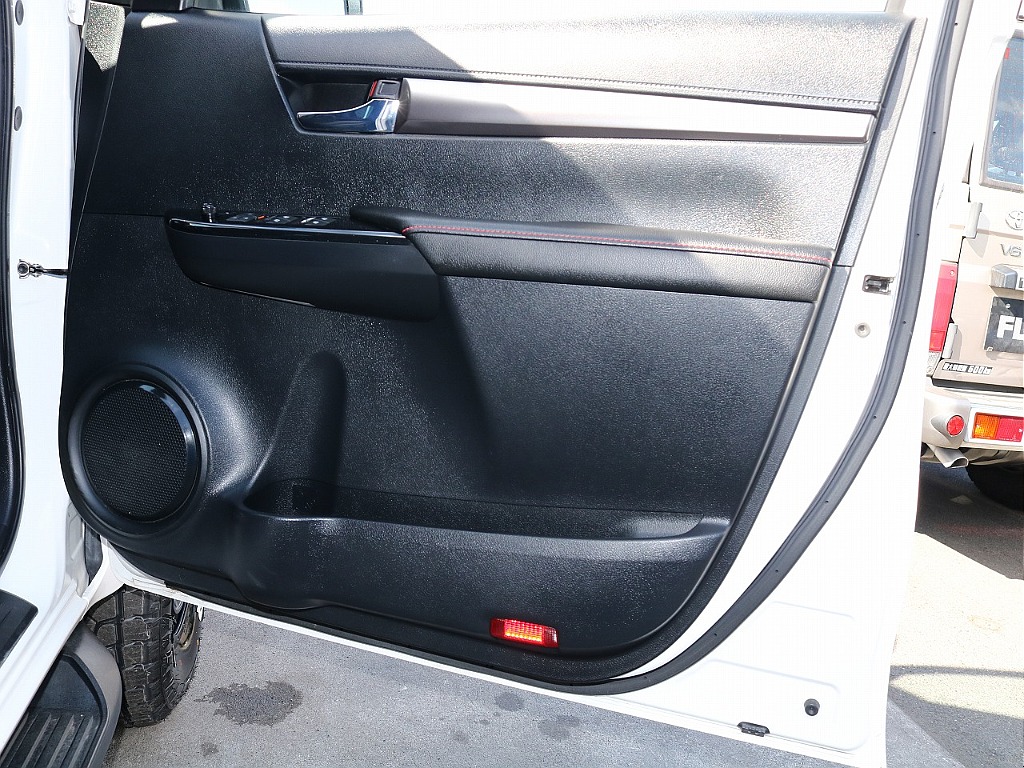 運転席内張も良好です！