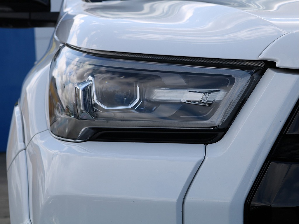 インナーブラックヘッドライトもGR専用になります！