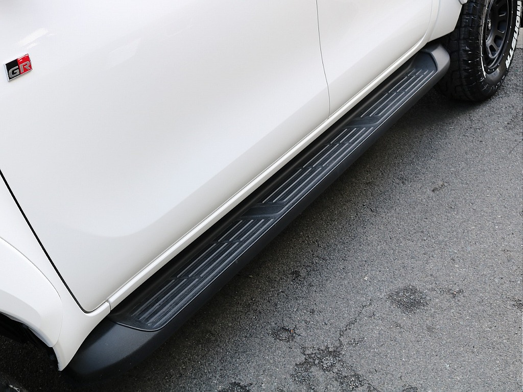 サイドステップは乗り降りが楽ちんですね！