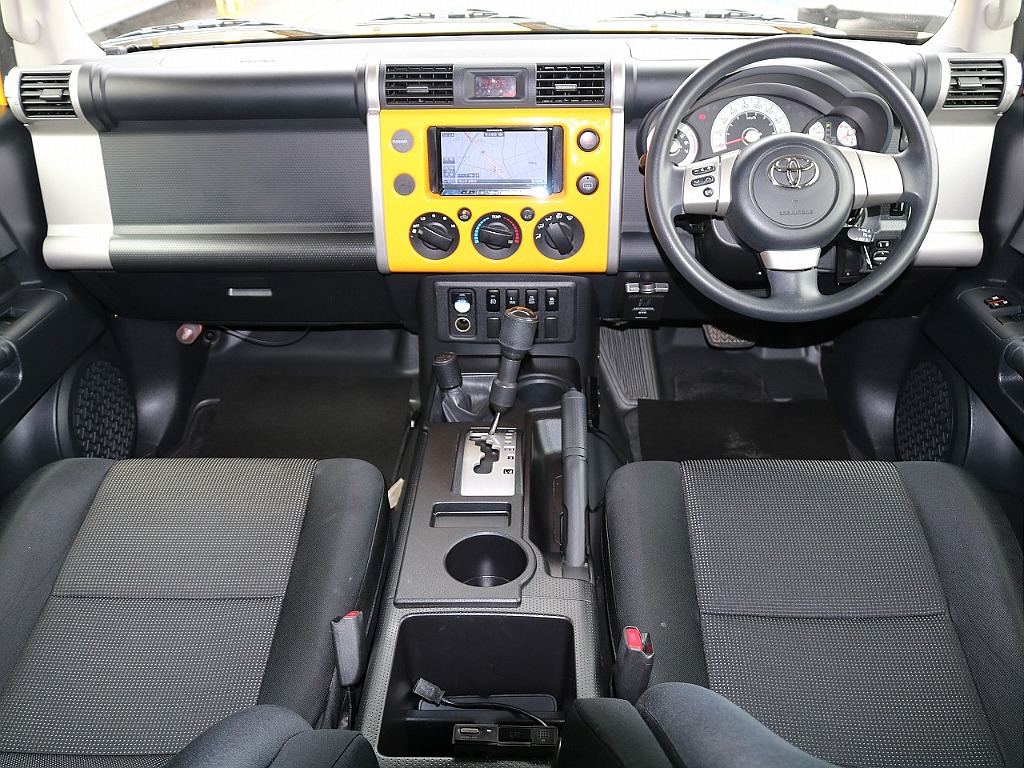 イエローの映えるコックピットも楽しさが増しますね！