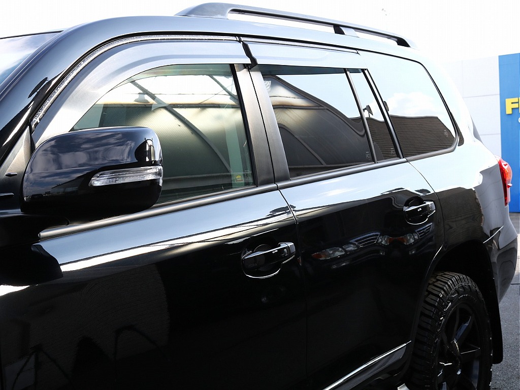 トヨタ ランドクルーザー200(25枚目)