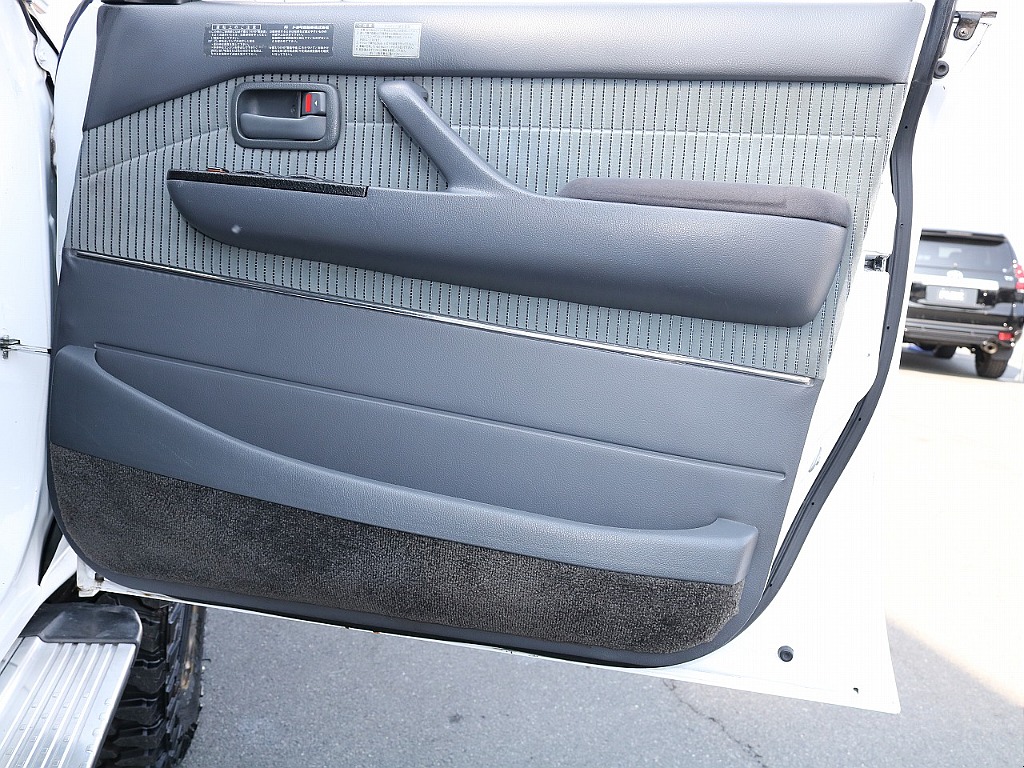 トヨタ ランドクルーザー80(35枚目)