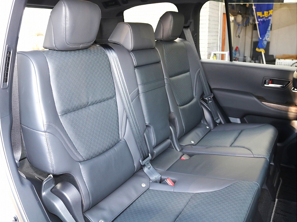 広々の2列目シートは魅力的です☆彡