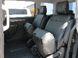 大きな荷物を積みたい際は助手席側の座面を上げてもらえますと乗せることが出来ます♪
