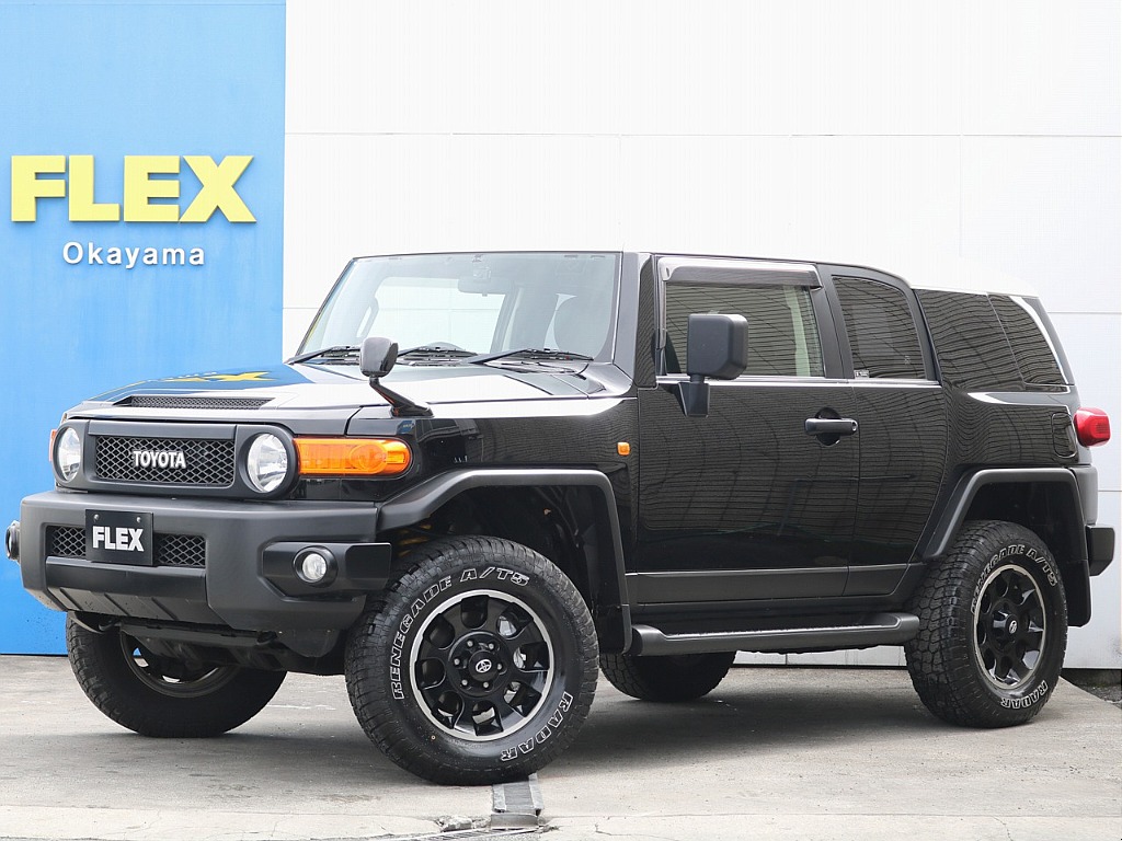 平成28年式FJクルーザー　カラーパッケージのカスタム車両が入庫致しました！