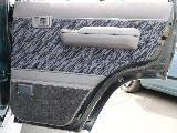 運転席後ろドア内張も良好です