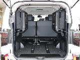 ３列目シートを前方にスライドすれば 荷物も載せれます