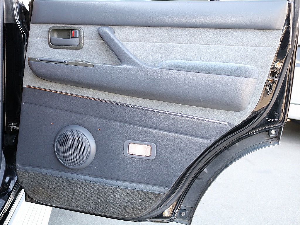 トヨタ ランドクルーザー80(38枚目)