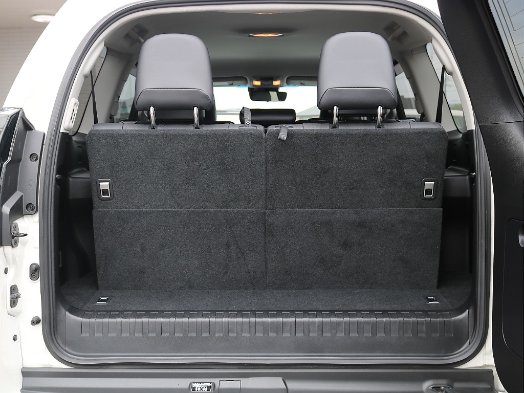 ３列目使用した場合のラゲッジルーム