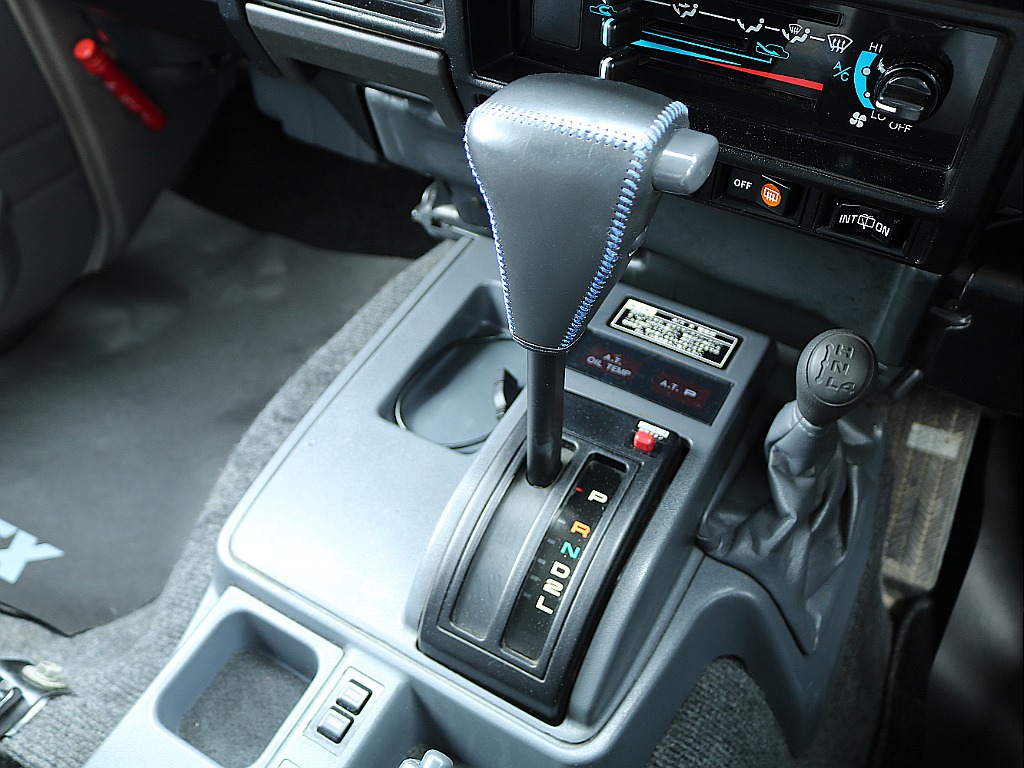 オートマ車となります☆
