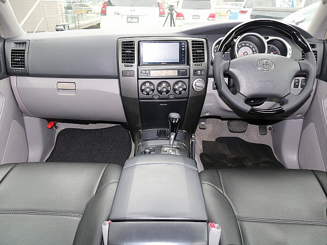 高級感の溢れるコックピット☆