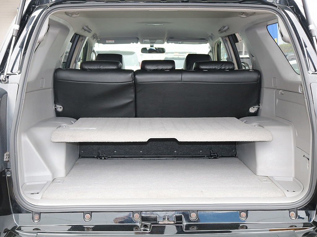 キャリアパネルを持ち上げれば棚としても活用可能！！