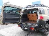 リアハッチは横開きとなります