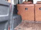 荷室は細かい傷はございますが気にせず使えそうです☆