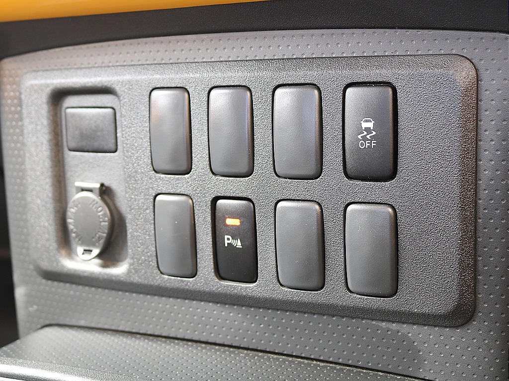 各種スイッチ☆パーキングサポート付き！