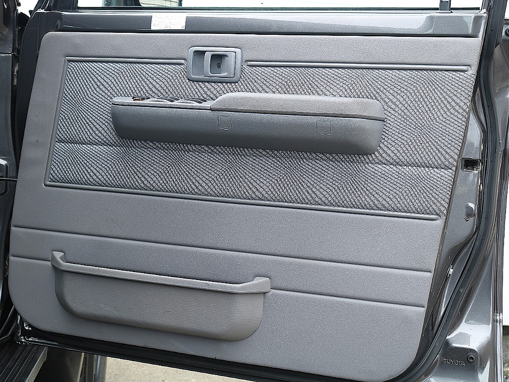 運転席ドアトリム 大きな傷破れ無し