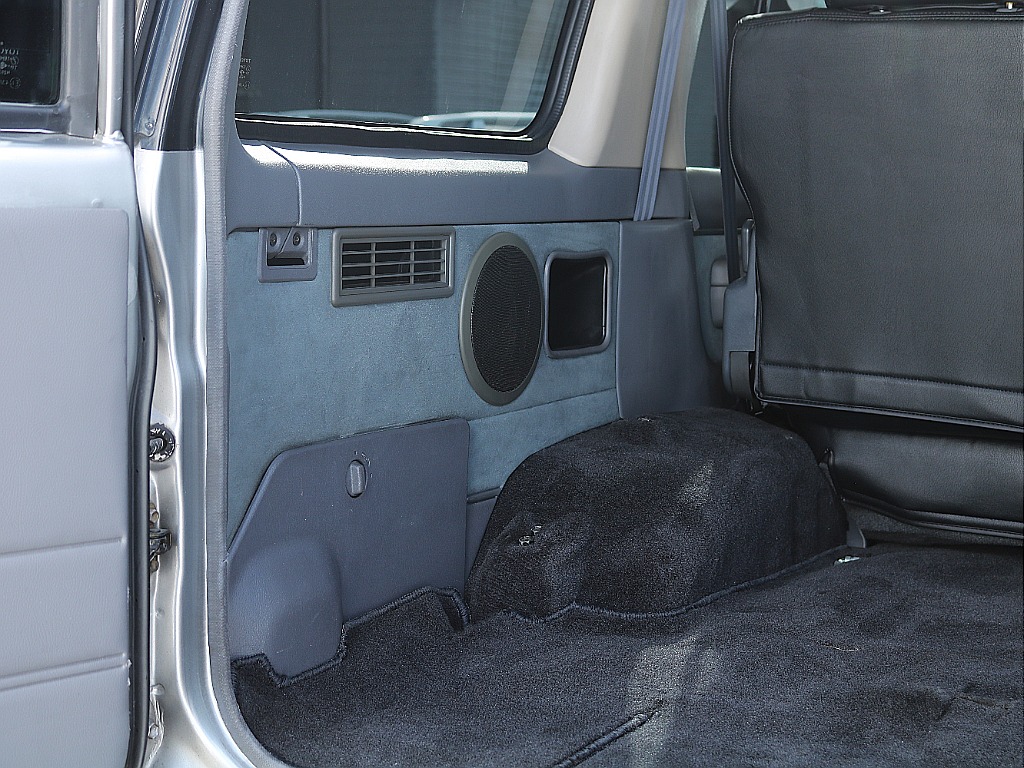 荷室のトリムのコンディションも良好☆